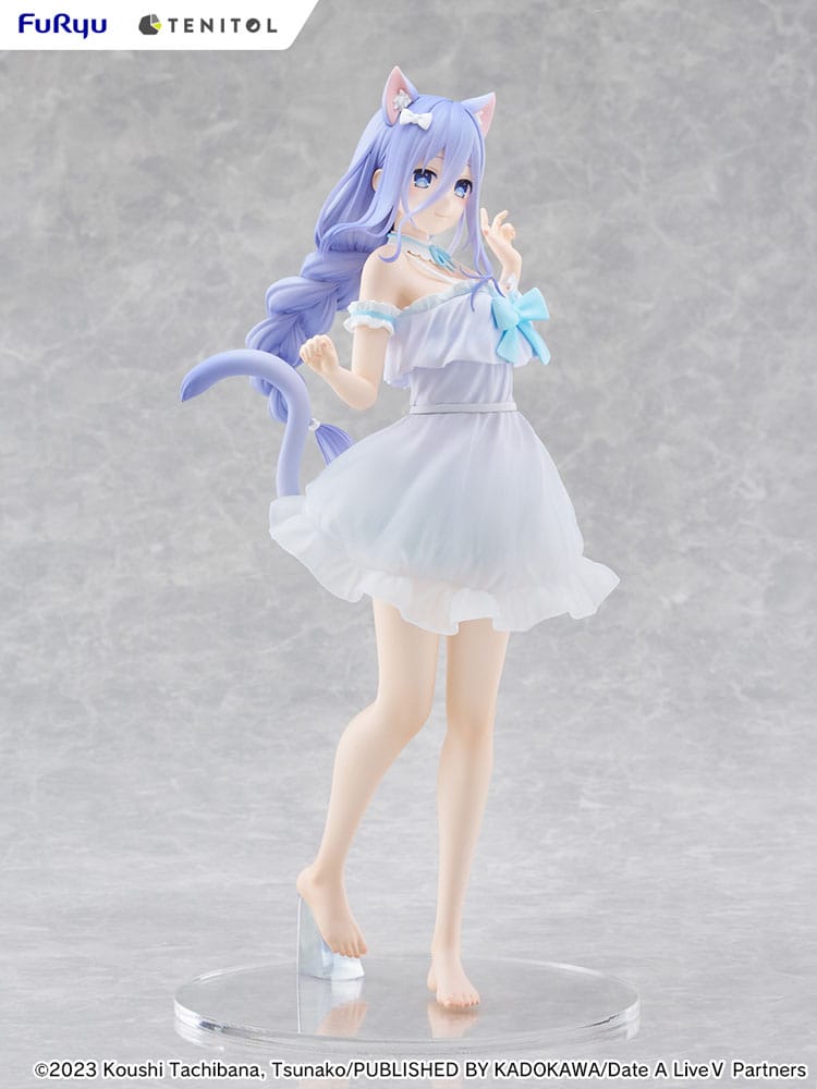 Statuette PVC Date A Live V Tenitol Tall Mio Takamiya par FuRyu, avec robe blanche, oreilles de chat, queue et cheveux lavande.