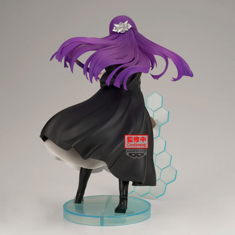 Figurine Frieren: Beyond Journey’s End Effectreme Fern par Banpresto, représentant Fern aux cheveux violets avec bâton et effet magique bleu translucide devant une lune.