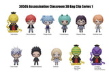 Visuel Assassination Classroom Figural Bag Clip Series 1 avec Koro-sensei, Nagisa, Karma et plusieurs personnages chibi.