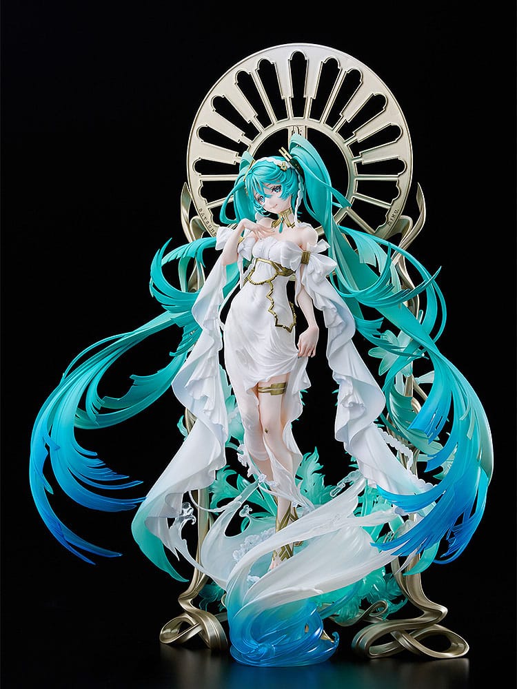 igurine Hatsune Miku PVC 1/7 – Version Yoneyama Mai, robe blanche et socle décoratif doré, 34 cm