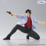 Figurine City Hunter Noodle Stopper Ryo Saeba, personnage agenouillé avec veste claire, t-shirt rouge et revolver pointé.
