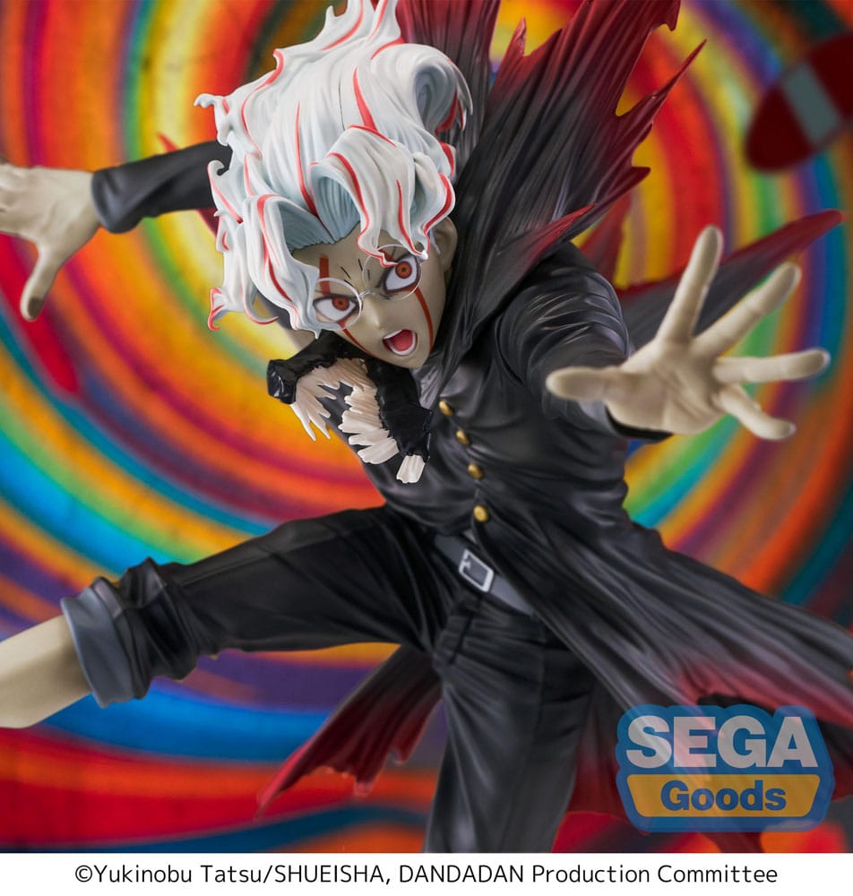 Figurine Okarun transformé FIGURIZMa issue de Dandadan, pose dynamique avec socle