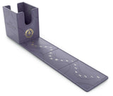 Boîte de rangement Ultra Pro Disney Lorcana gris-violet avec logo doré, conçue pour protéger et transporter des decks de cartes.