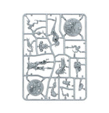 Livre Getting Started with Warhammer 40,000, avec figurines exclusives Space Marine et Tyranide pour découvrir l’univers du jeu.