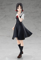 Figurine Pop Up Parade de Kaguya Shinomiya (Kaguya-sama: Love is War) en uniforme scolaire noir, dans une pose gracieuse et mystérieuse
