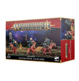 Boîte Warhammer Age of Sigmar Seraphon Aggradon Lancers avec 3 cavaliers saurus sur montures reptiliennes rouges
