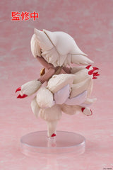 Figurine Faputa Coreful de 15 cm, personnage de Made in Abyss, avec fourrure blanche, griffes rouges, grands yeux dorés, en posture dynamique sur socle transparent.