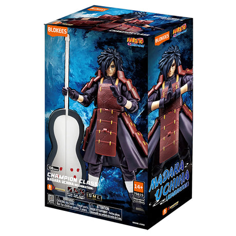 Boîte Naruto Shippuden Blokees Champion Class 05 Madara Uchiha, figurine articulée à assembler avec armure rouge, longs cheveux noirs et éventail de guerre Gunbai, sur fond bleu.