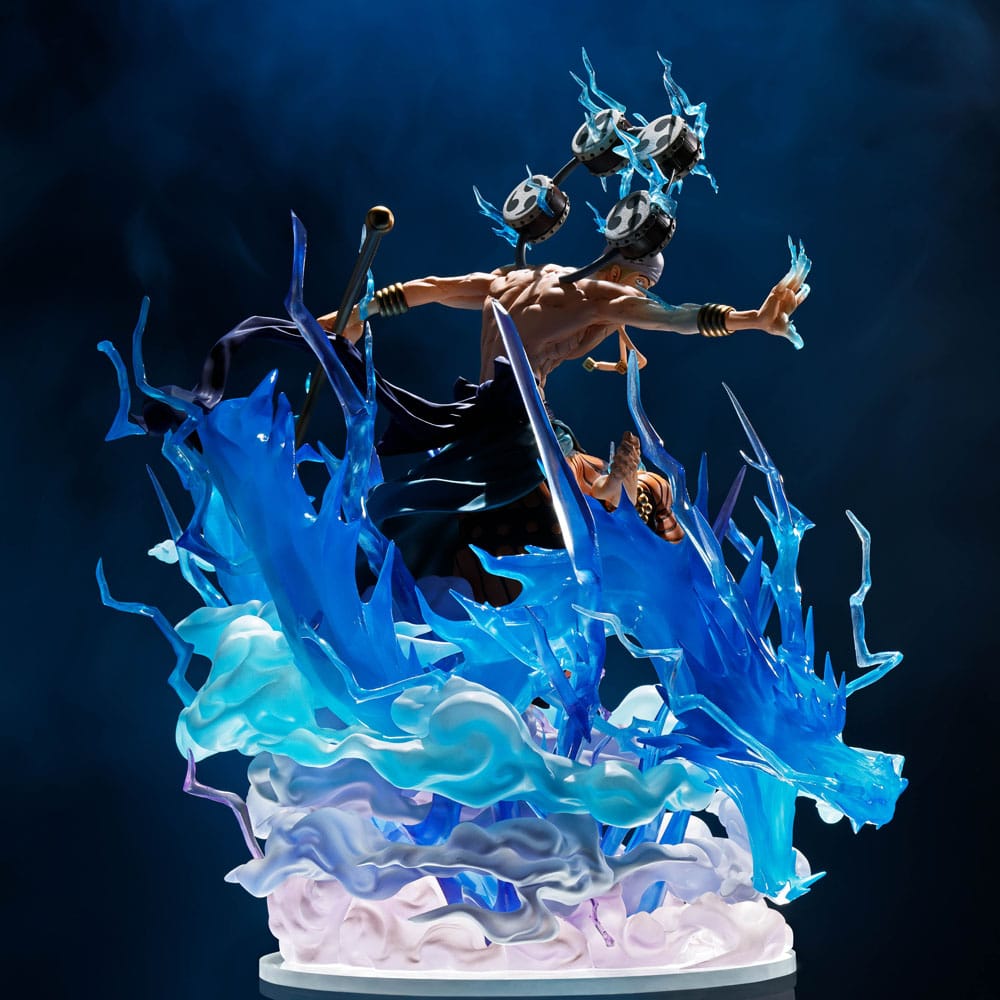 Figurine d'Enel de One Piece lançant une attaque électrique, entouré de foudre bleue, issue de la collection Figuarts ZERO Extra Battle.