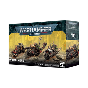 Boîte Warhammer 40,000 Orks Warbikers Motards de Guerre contenant 3 figurines Citadel de motards orks sur motos armées.