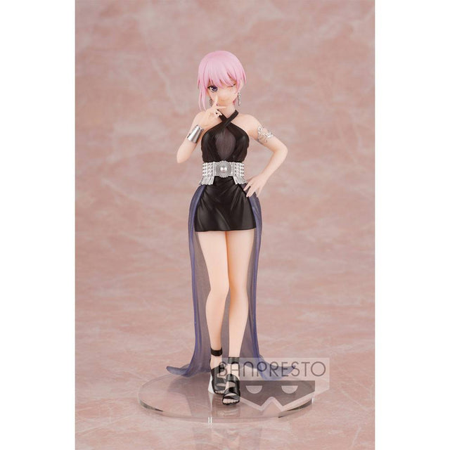 Figurine Kyunties Ichika Nakano, habillée d'une robe noire glamour avec ceinture argentée et traîne transparente, inspirée de The Quintessential Quintuplets.