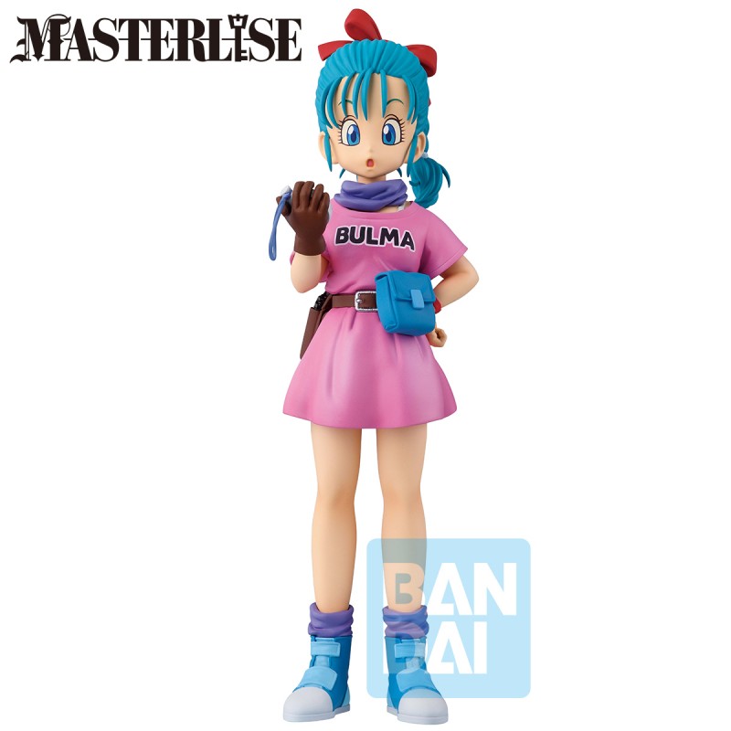 Figurine Dragon Ball Z Ichibansho Bulma The Chronicle of Goku par Bandai, en robe rose avec cheveux bleus, nœud rouge, sacoche et détecteur en main.