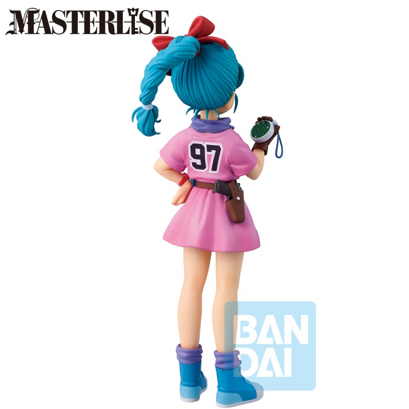 Figurine Dragon Ball Z Ichibansho Bulma The Chronicle of Goku par Bandai, en robe rose avec cheveux bleus, nœud rouge, sacoche et détecteur en main.