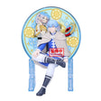 Figurine Frieren: Beyond Journey’s End Glasscape Himmel par Banpresto, avec Himmel assis devant un décor rond bleu et doré représentant Frieren en arrière-plan.