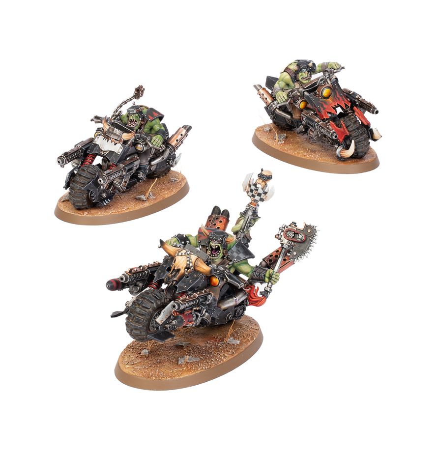 Boîte Warhammer 40,000 Orks Warbikers Motards de Guerre contenant 3 figurines Citadel de motards orks sur motos armées.